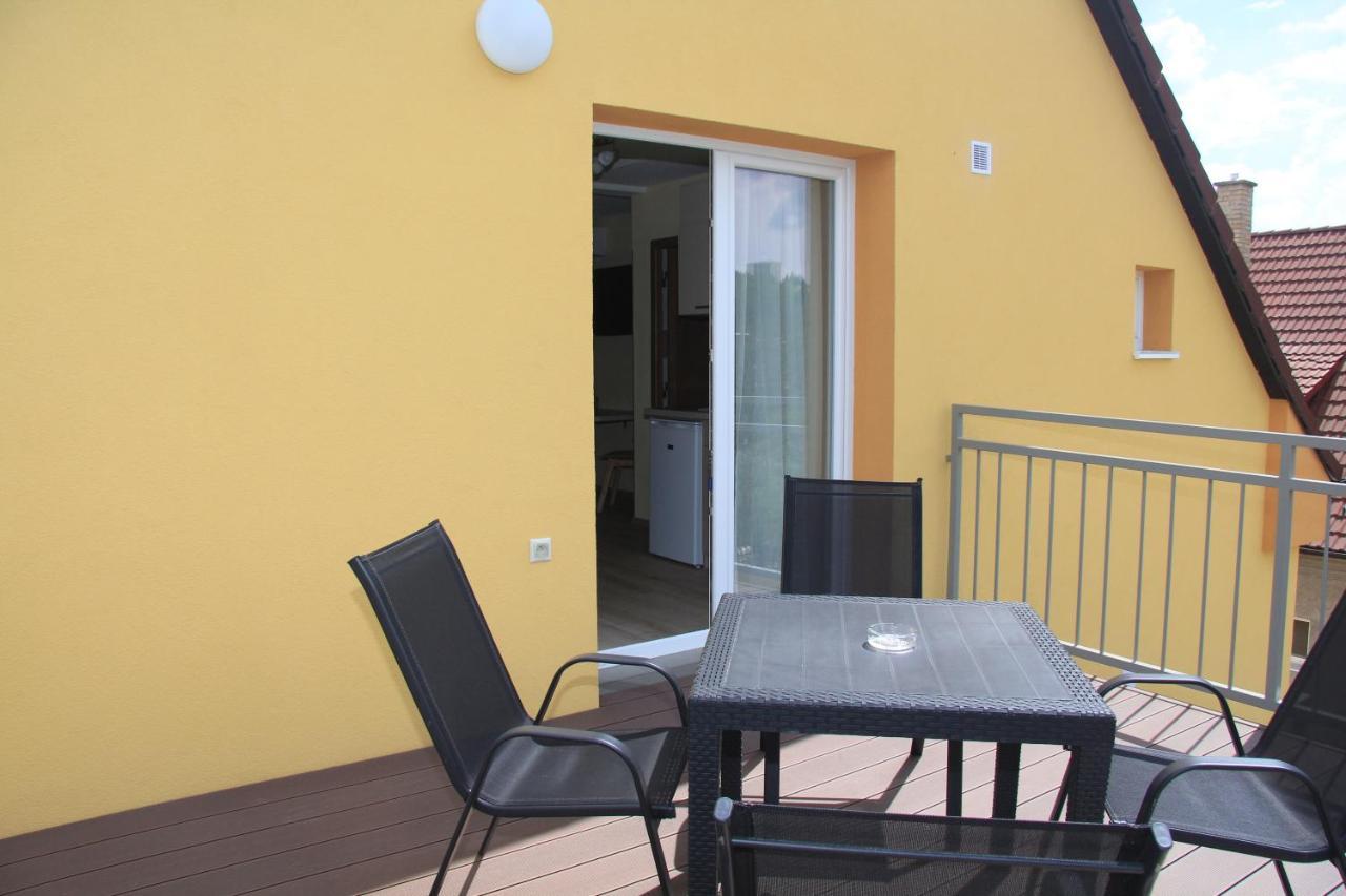 Apartmany Hujer 2 ボイニツェ エクステリア 写真